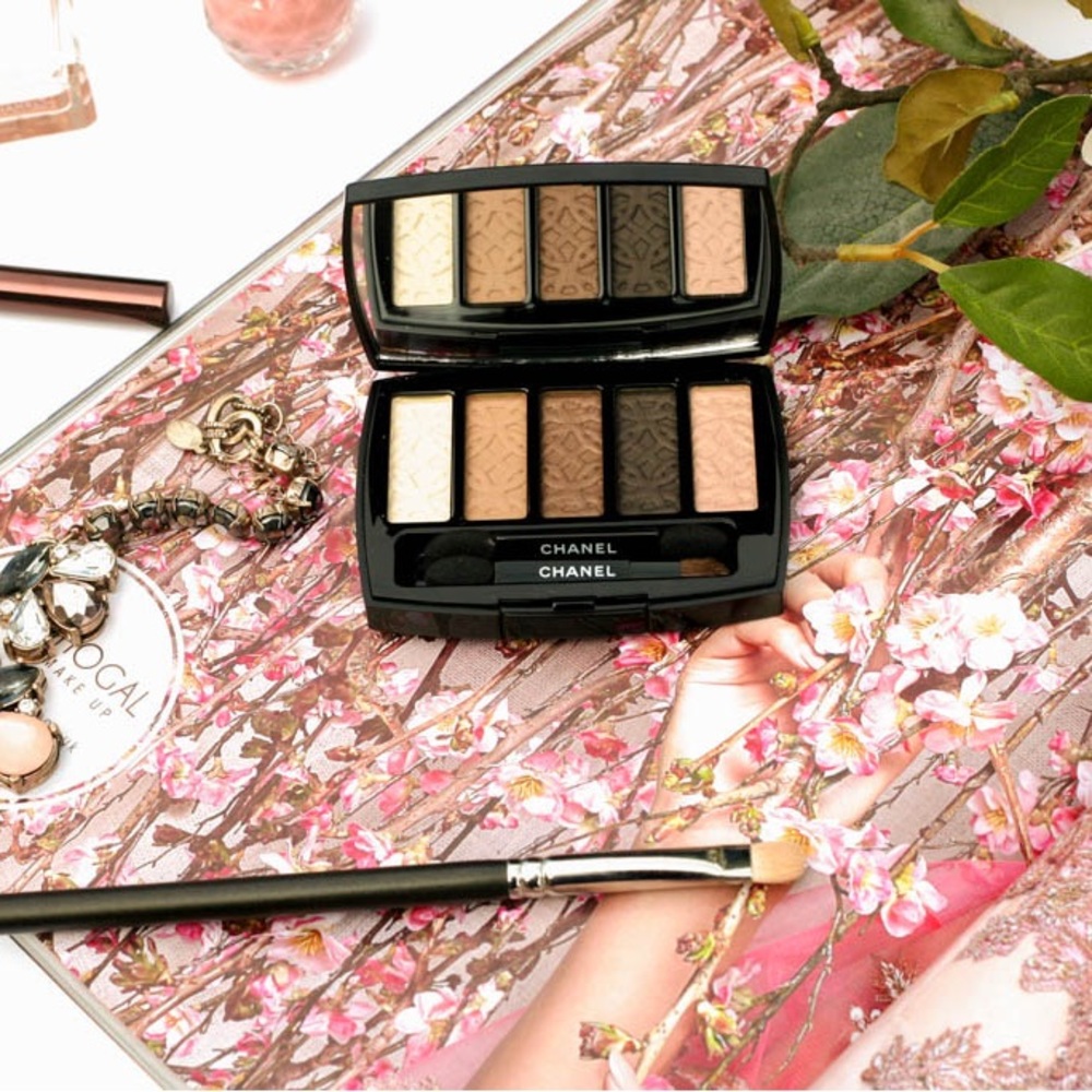 Brand New CHANEL 5 shades of Cream and Brown Eyeshadow Palette Versatile Makeup